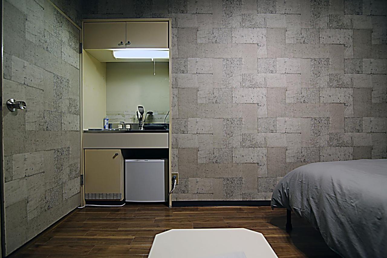 Kb House Shinjuku Double Room Free Poket Wifi! طوكيو المظهر الخارجي الصورة